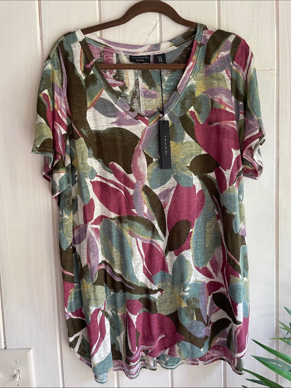 NWT Tahari Linen Printed Top